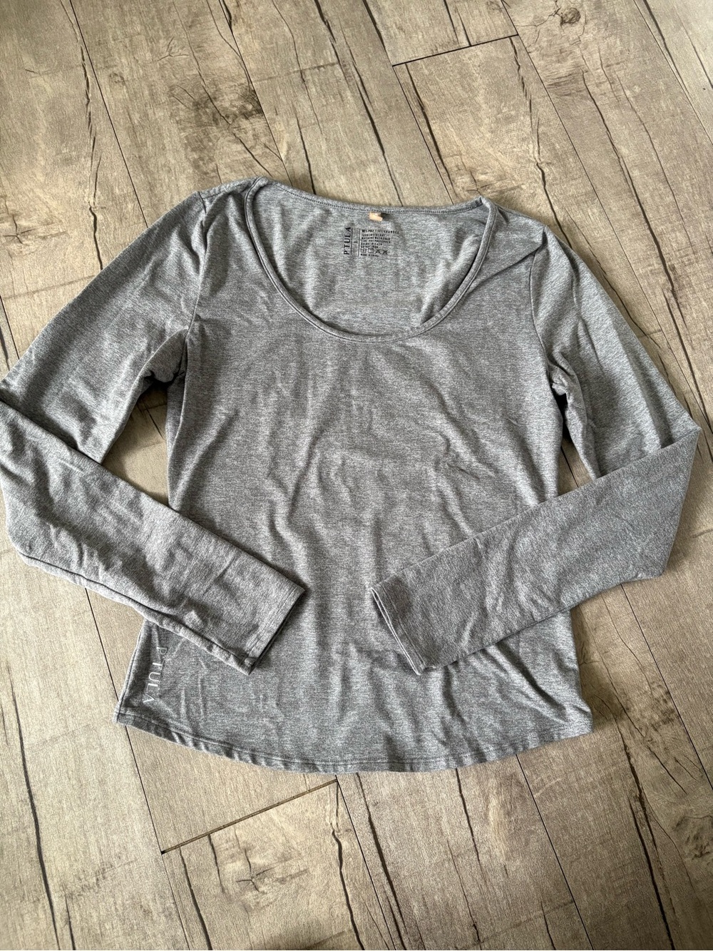 P'tula Women's Bare Scoop Neck Long Sleeve Top - Gray